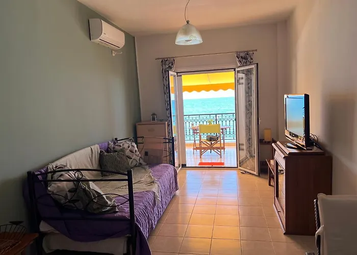 Cosy Apartment By The Water, Agia Pelagia